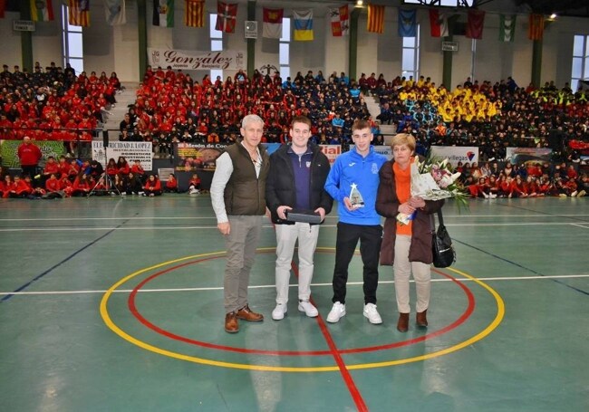 Homenaje a la familia del fallecido Pedro Ingelmo.